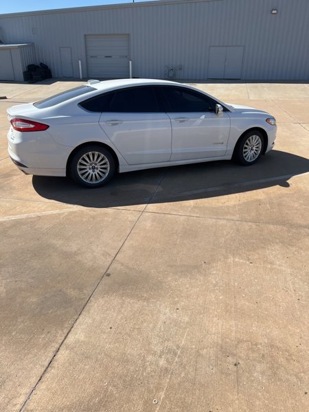 Used 2015 Ford Fusion SE image 1