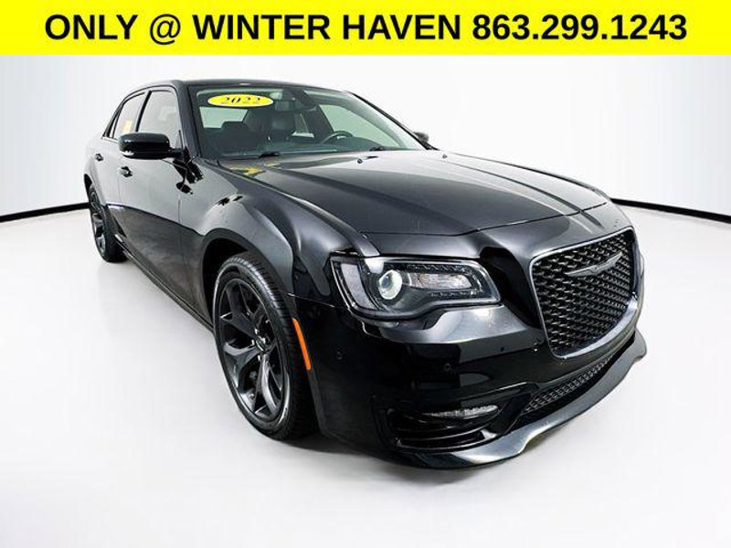Certified 2022 Chrysler 300 Touring L image 1