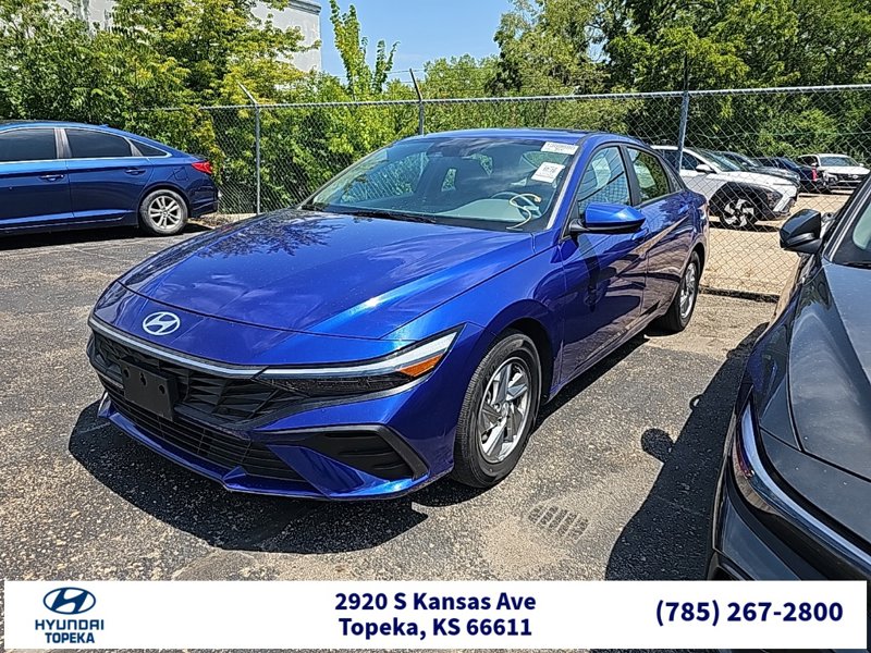 Certified 2024 Hyundai Elantra SE image 1