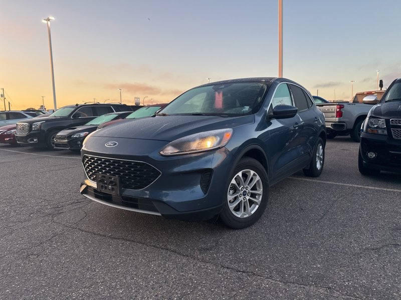 Used 2020 Ford Escape SE image 1