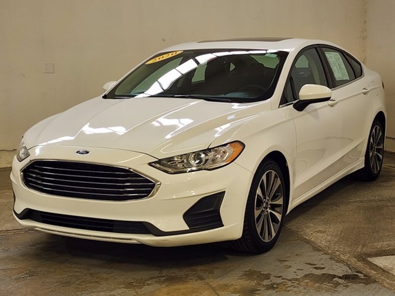 Used 2020 Ford Fusion SE image 1