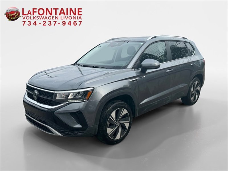 Certified 2024 Volkswagen Taos SE w/ Panoramic Sunroof Package image 1