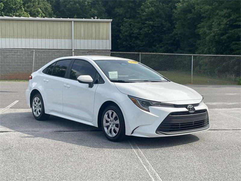 Used 2023 Toyota Corolla LE image 1
