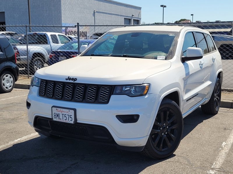 Used 2019 Jeep Grand Cherokee Altitude image 1