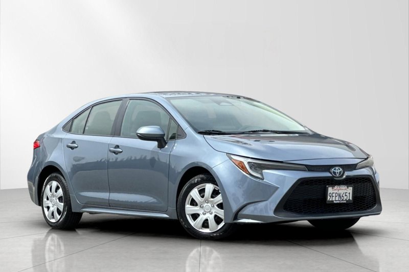 Used 2023 Toyota Corolla LE image 1