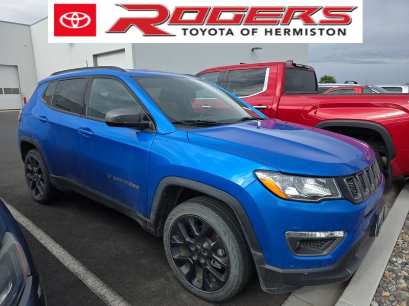 Used 2021 Jeep Compass Latitude image 1