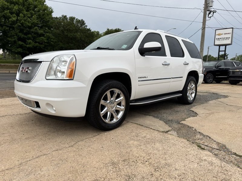 Used 2014 GMC Yukon Denali image 1