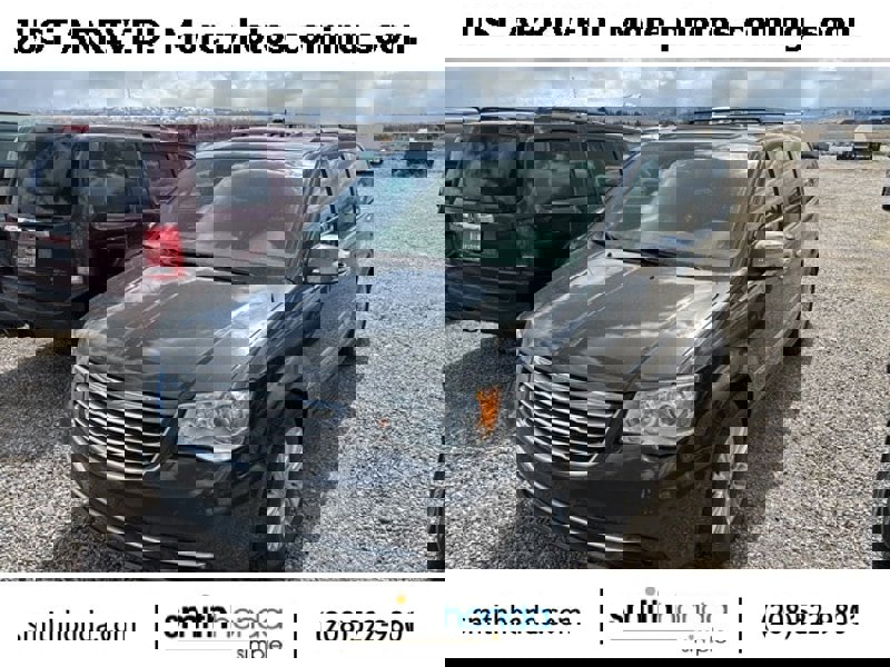 Used 2012 Chrysler Town & Country Limited w/ Luxury Group image 1