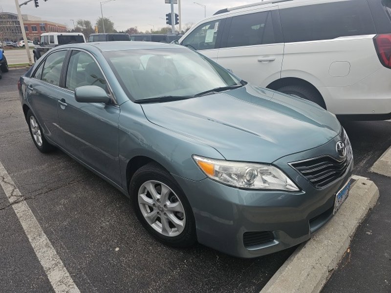 Used 2011 Toyota Camry image 1