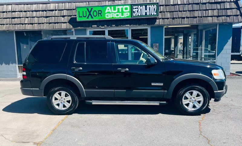 Used 2006 Ford Explorer XLT image 1