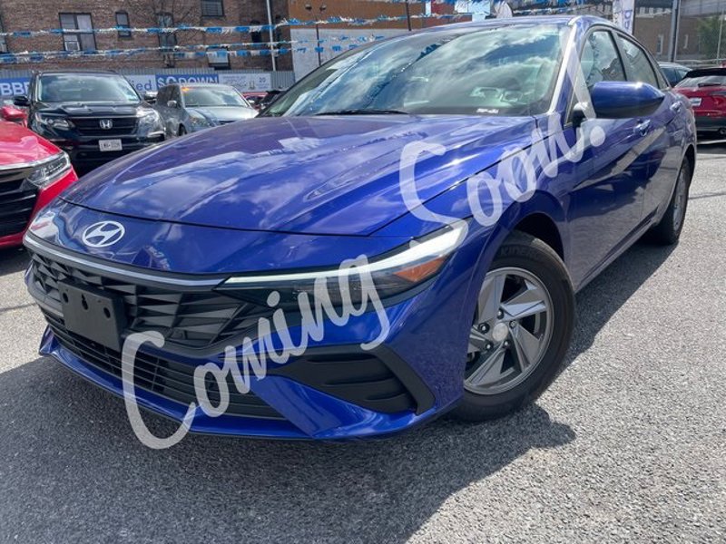 Used 2024 Hyundai Elantra SE image 1