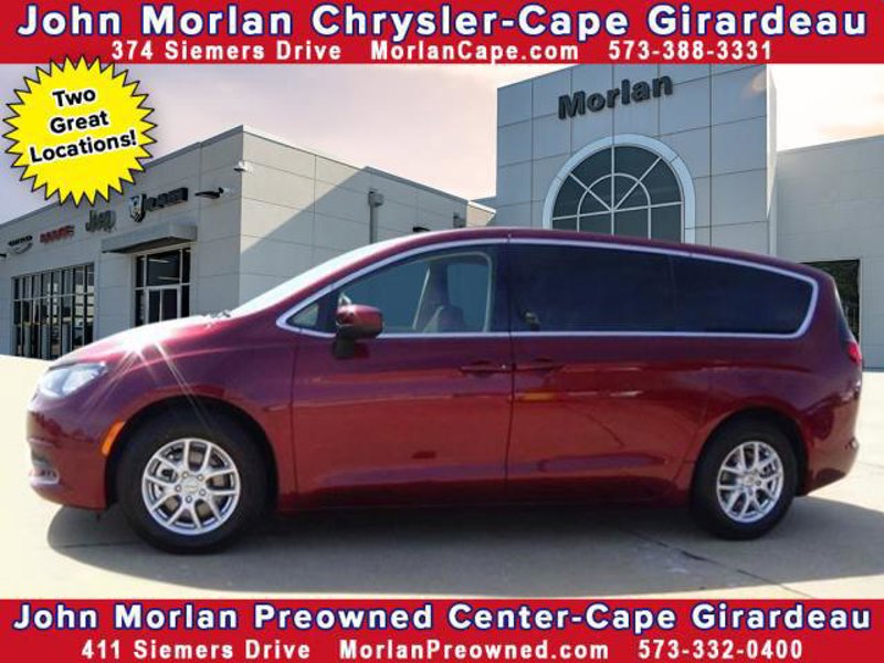 Certified 2023 Chrysler Voyager LX image 1