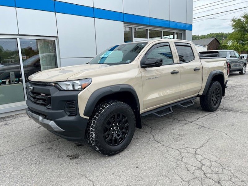 Certified 2024 Chevrolet Colorado Trail Boss w/ Advanced Trailering Package image 1