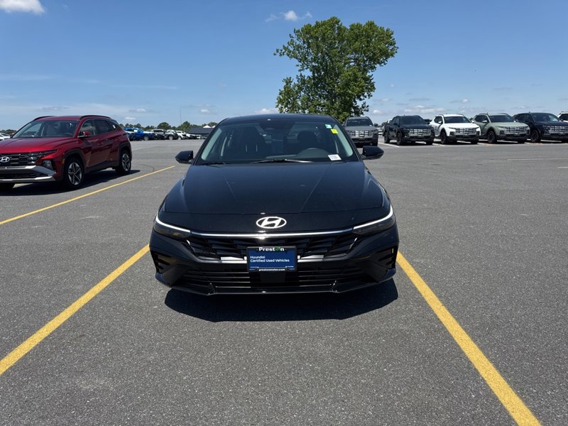 Certified 2025 Hyundai Elantra Limited image 1