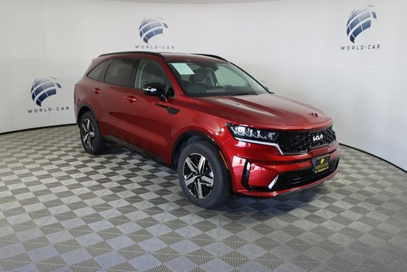 Certified 2023 Kia Sorento S image 1