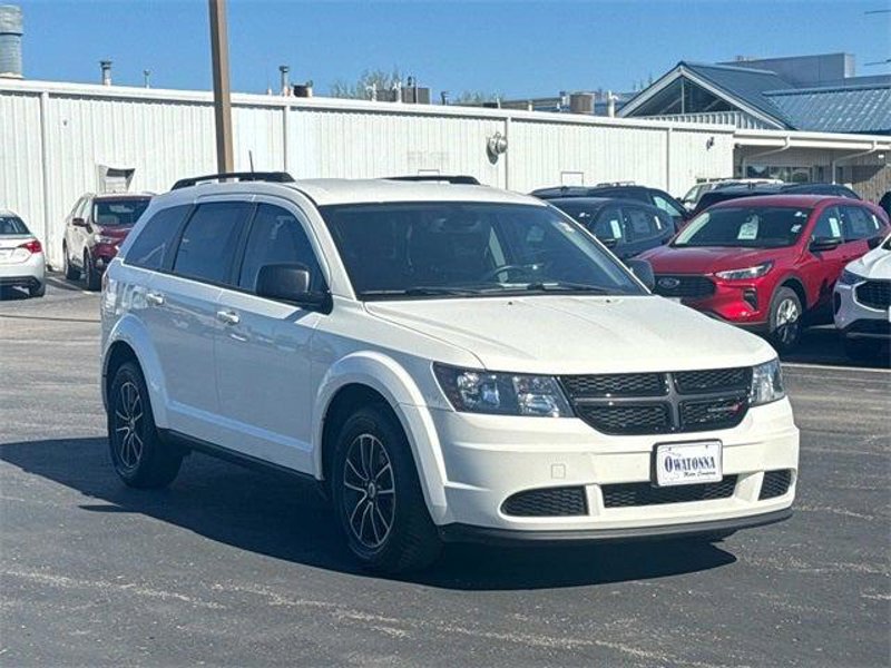 Certified 2018 Dodge Journey SE w/ Blacktop Package image 1