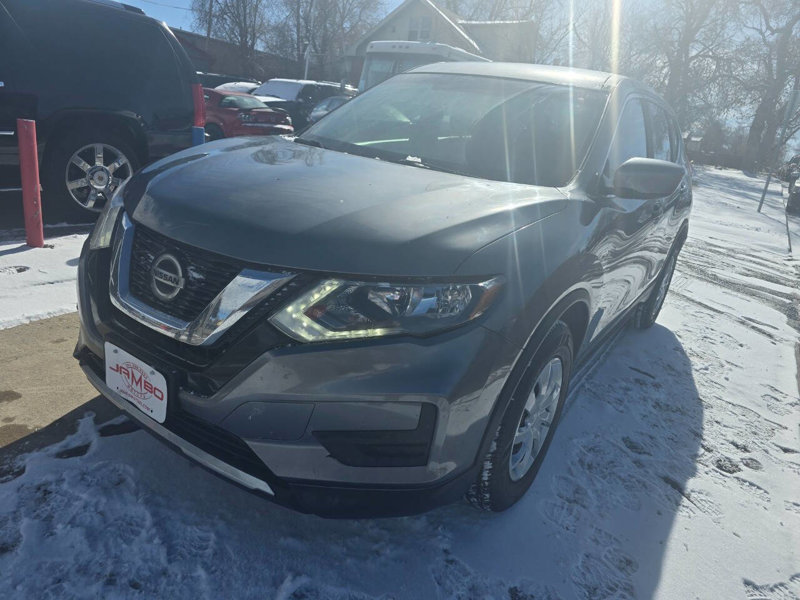 Used 2018 Nissan Rogue S image 1