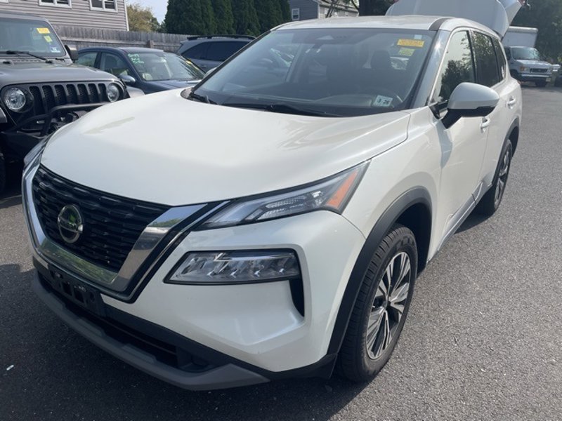Certified 2021 Nissan Rogue SV image 1