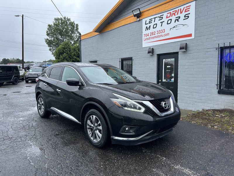 Used 2018 Nissan Murano SV image 1