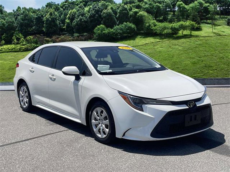 Used 2021 Toyota Corolla LE image 1