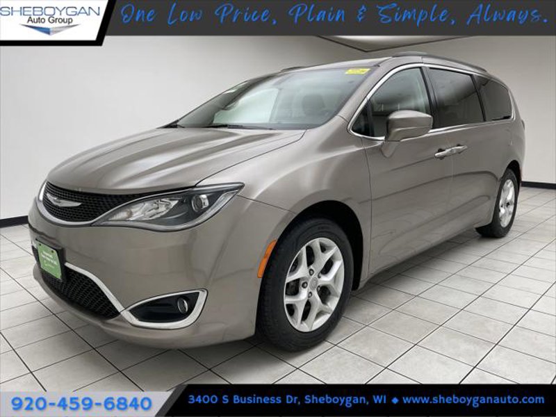 Certified 2018 Chrysler Pacifica Touring Plus w/ Tire & Wheel Group image 1