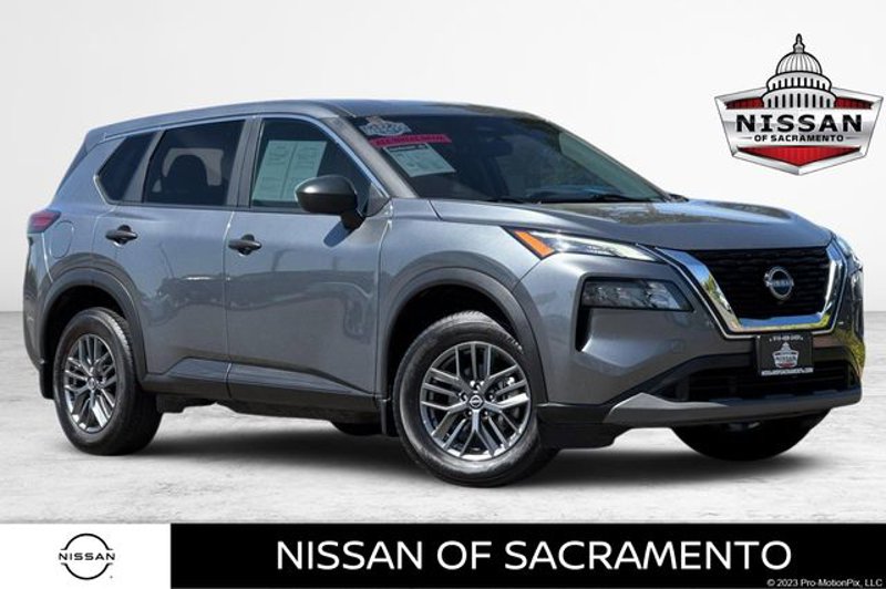 Used 2023 Nissan Rogue S image 1
