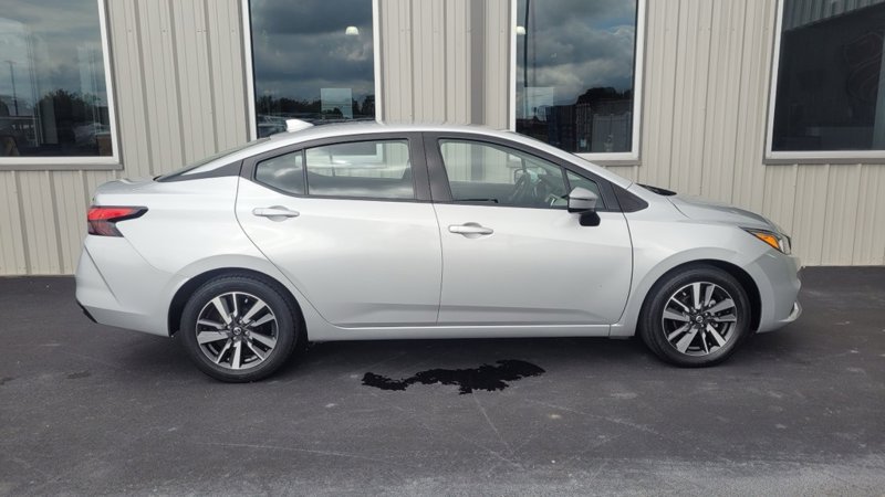 Used 2021 Nissan Versa SV image 1