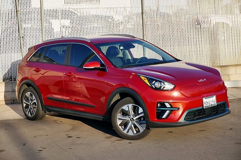 Certified 2022 Kia Niro EX image 1