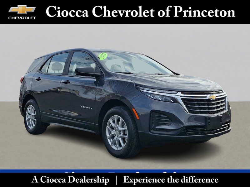 Certified 2022 Chevrolet Equinox LS image 1