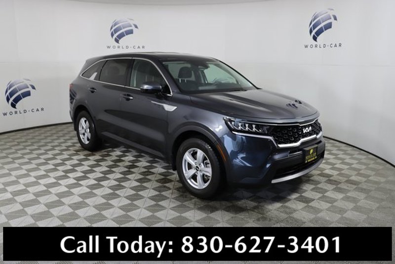 Certified 2023 Kia Sorento LX image 1