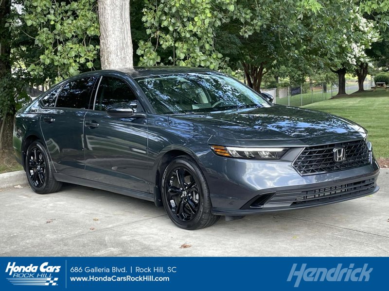 Certified 2025 Honda Accord SE image 1