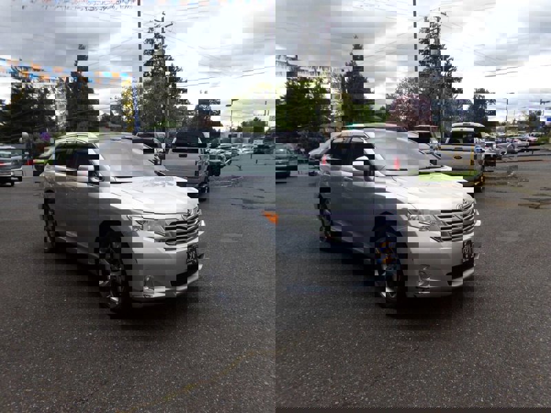 Used 2010 Toyota Venza image 1