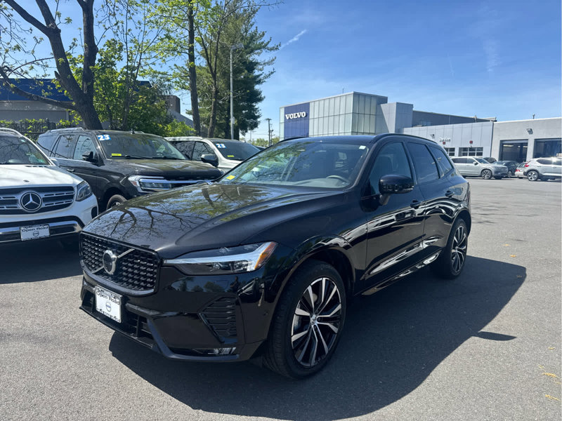 Certified 2024 Volvo XC60 B5 Plus image 1