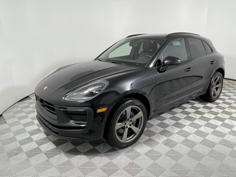 Certified 2022 Porsche Macan w/ Premium Package Plus image 1