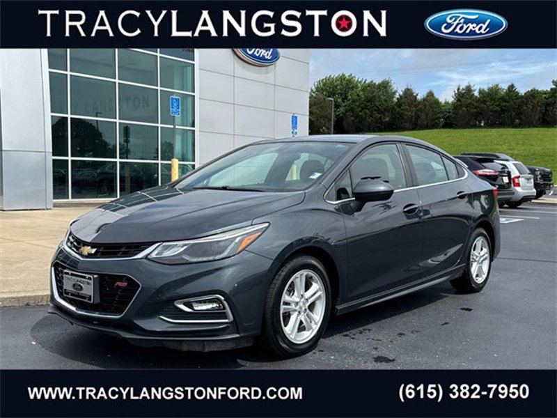 Used 2018 Chevrolet Cruze LT w/ Convenience Package image 1