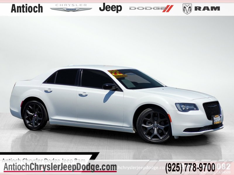 Certified 2022 Chrysler 300 Touring w/ Sport Appearance Package image 1