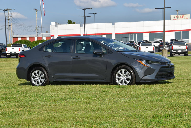 Certified 2024 Toyota Corolla LE image 1