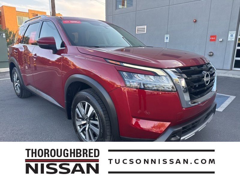 Certified 2024 Nissan Pathfinder SL image 1