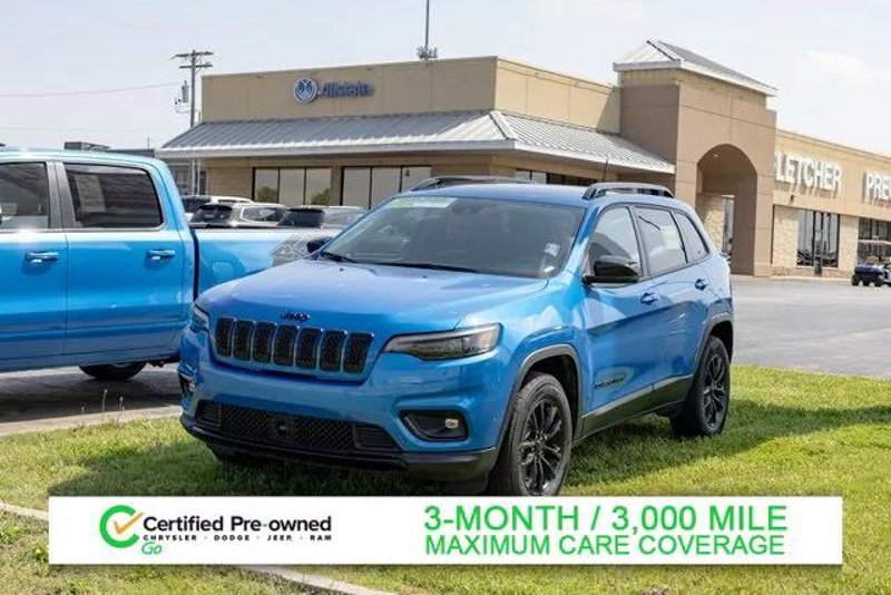Certified 2023 Jeep Cherokee Altitude Lux image 1