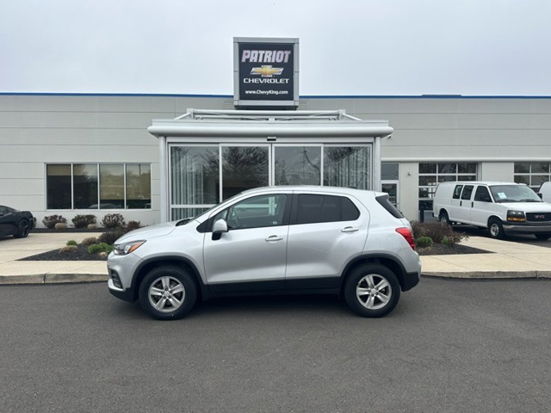 Certified 2022 Chevrolet Trax LS w/ Tint and Cruise Package image 1