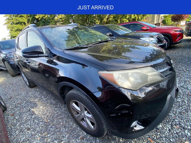 Used 2013 Toyota RAV4 XLE image 1