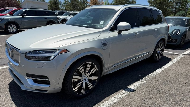 Certified 2022 Volvo XC90 T8 Inscription w/ Advanced Package image 1