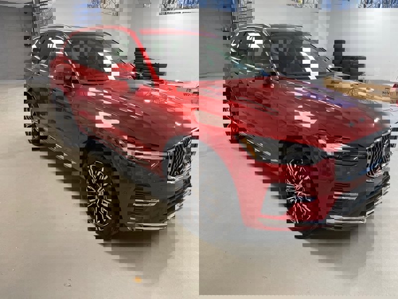 Certified 2022 Volvo XC60 B6 Inscription image 1