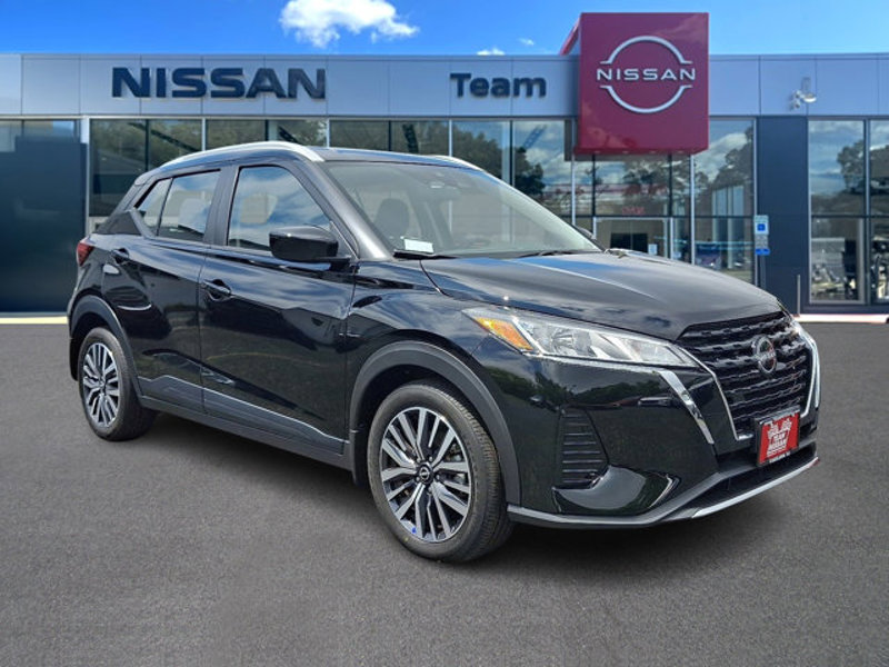 Certified 2024 Nissan Kicks SV image 1