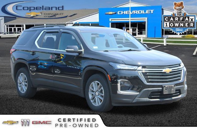 Certified 2023 Chevrolet Traverse LT image 1
