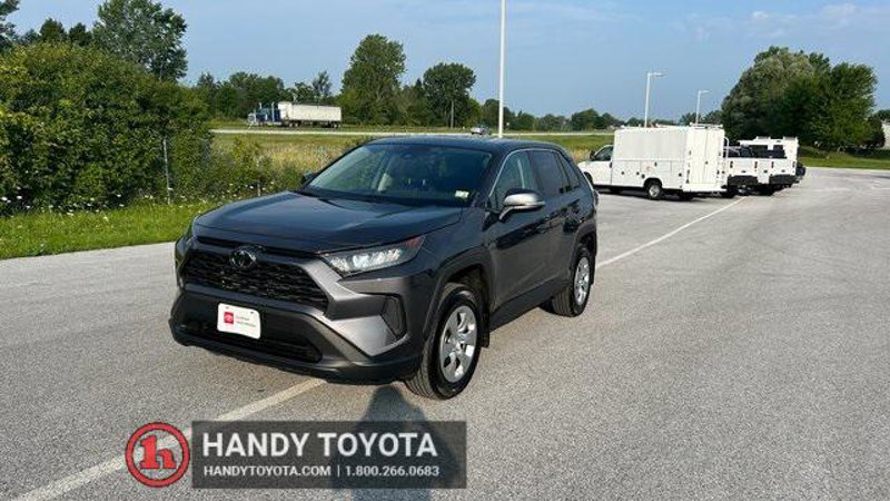 Certified 2022 Toyota RAV4 LE image 1