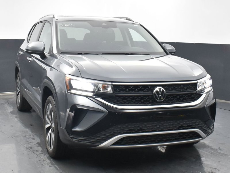 Certified 2024 Volkswagen Taos SE w/ Panoramic Sunroof Package image 1