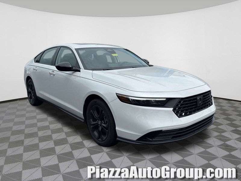 Certified 2025 Honda Accord SE image 1