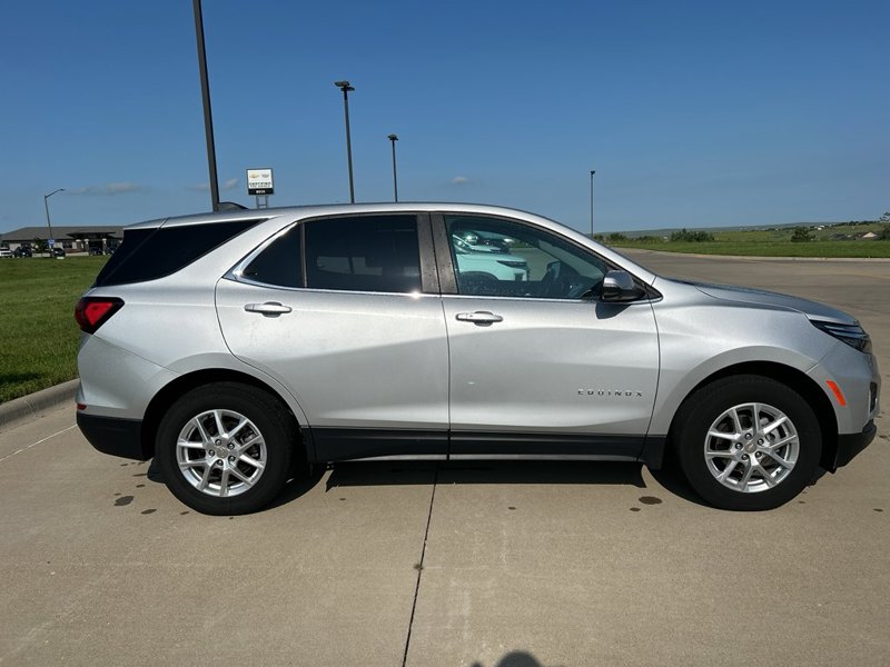 Certified 2022 Chevrolet Equinox LT image 1