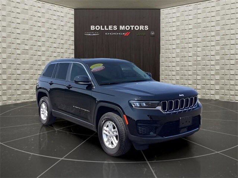 Certified 2022 Jeep Grand Cherokee Laredo w/ Luxury Tech Group I image 1